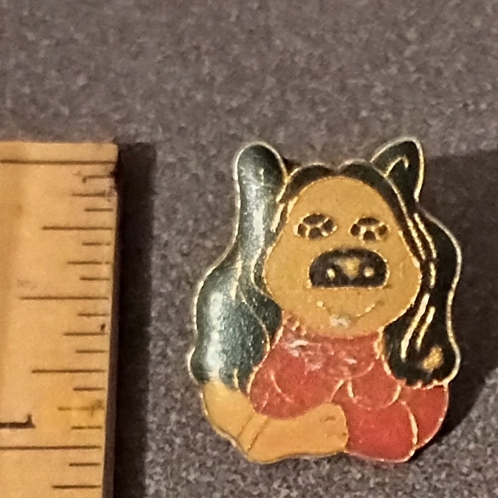 Miss Piggy The Muppets Vintage Lapel pin A-2